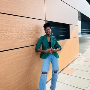 Meet your Posher, Faith